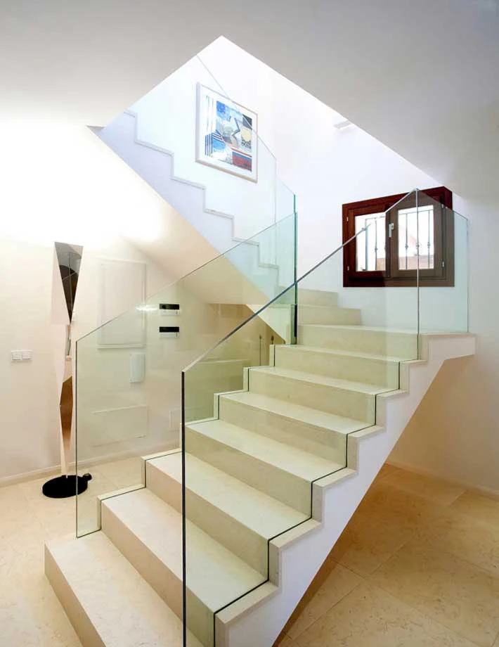 Glas in Motion